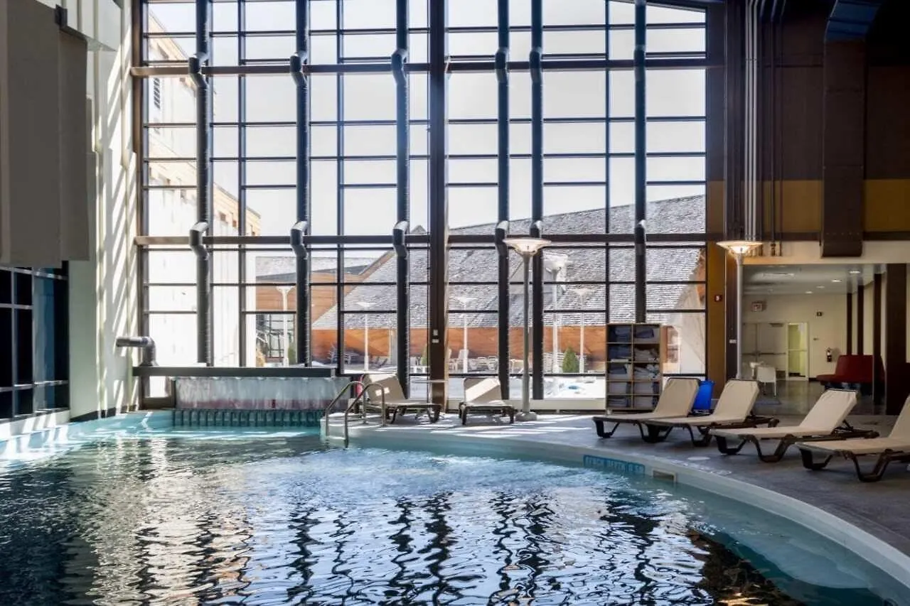 Lakeview Hecla Resort فندق